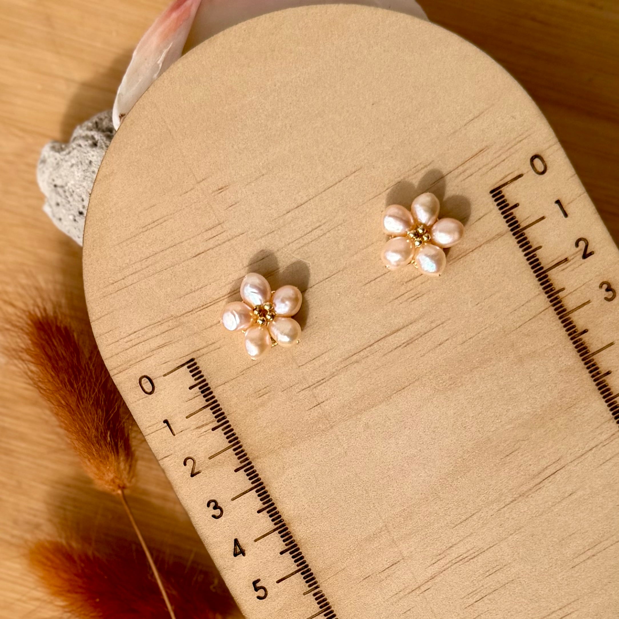 Daisy Studs